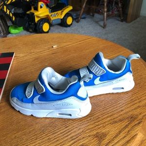 Toddler Nike sneakers size 7c